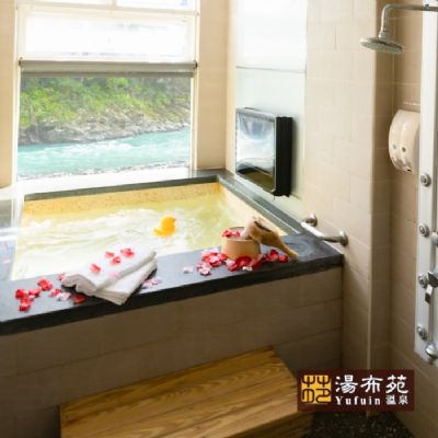 【烏來】湯布苑溫泉館2人溪景湯屋1小時泡湯(2023)