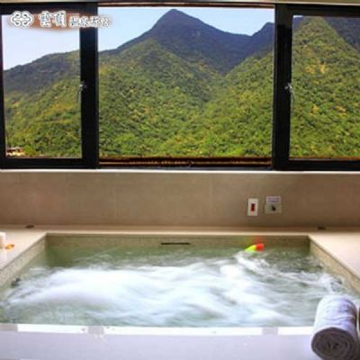 【烏來】雲頂溫泉行館-雙人景觀湯屋平日90分鐘(112專案)
